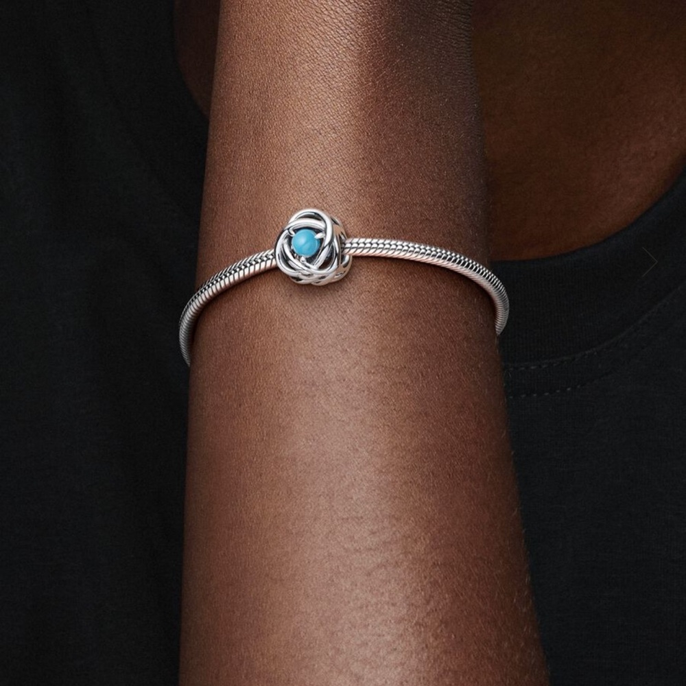 December Turquoise Blue Eternity Circle Charm
Sterling silver Pandora